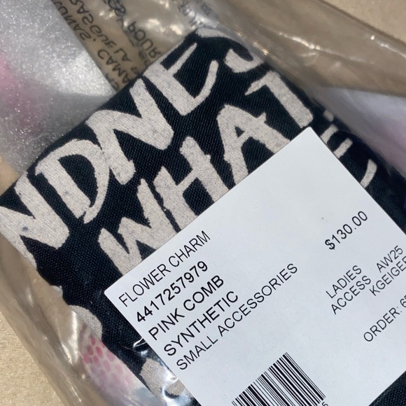 Kurt Geiger Flower 🌺 Key charm - Picture 3 of 5